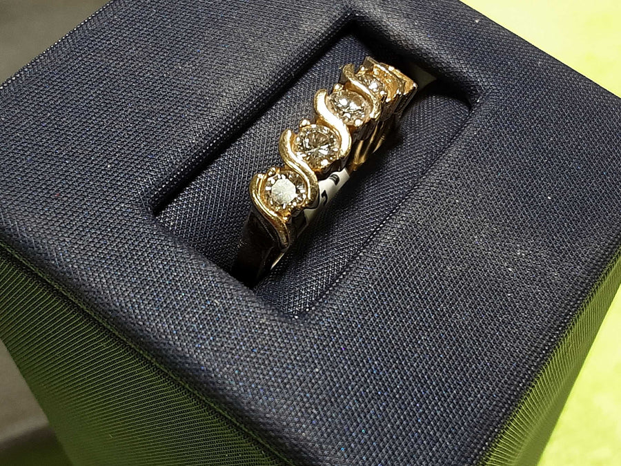 Ring - Wedding Band - Yellow Gold 14k (.585) 2.8 grams Size 5.5