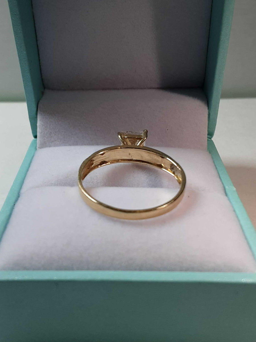 Women's Ring - Solitaire - Yellow Gold 14k (.585) 2 grams Size 8