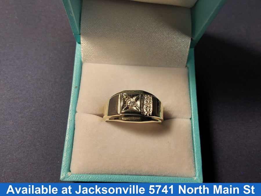 Men's Ring - Yellow Gold 10k (.417) 3.9 grams Size 8.5