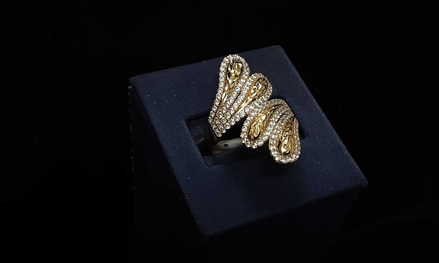 Women's Ring - Yellow Gold 14k (.585) 3.9 grams Size 5