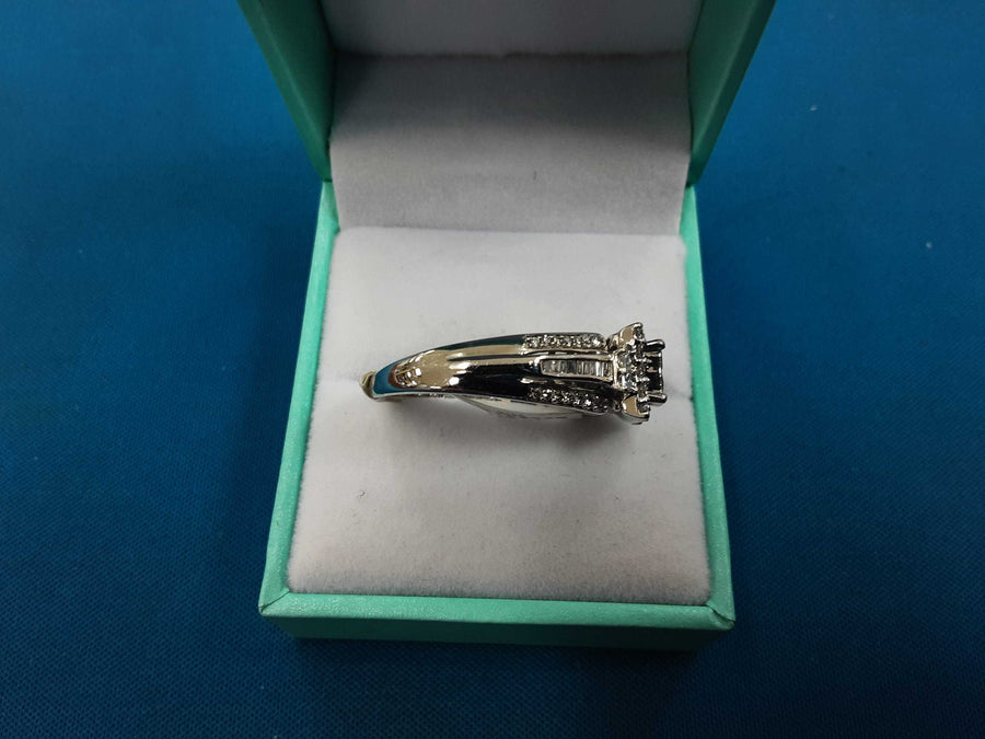 Ring - Wedding Set - White Gold 10k (.417) 4.4 grams Size 7