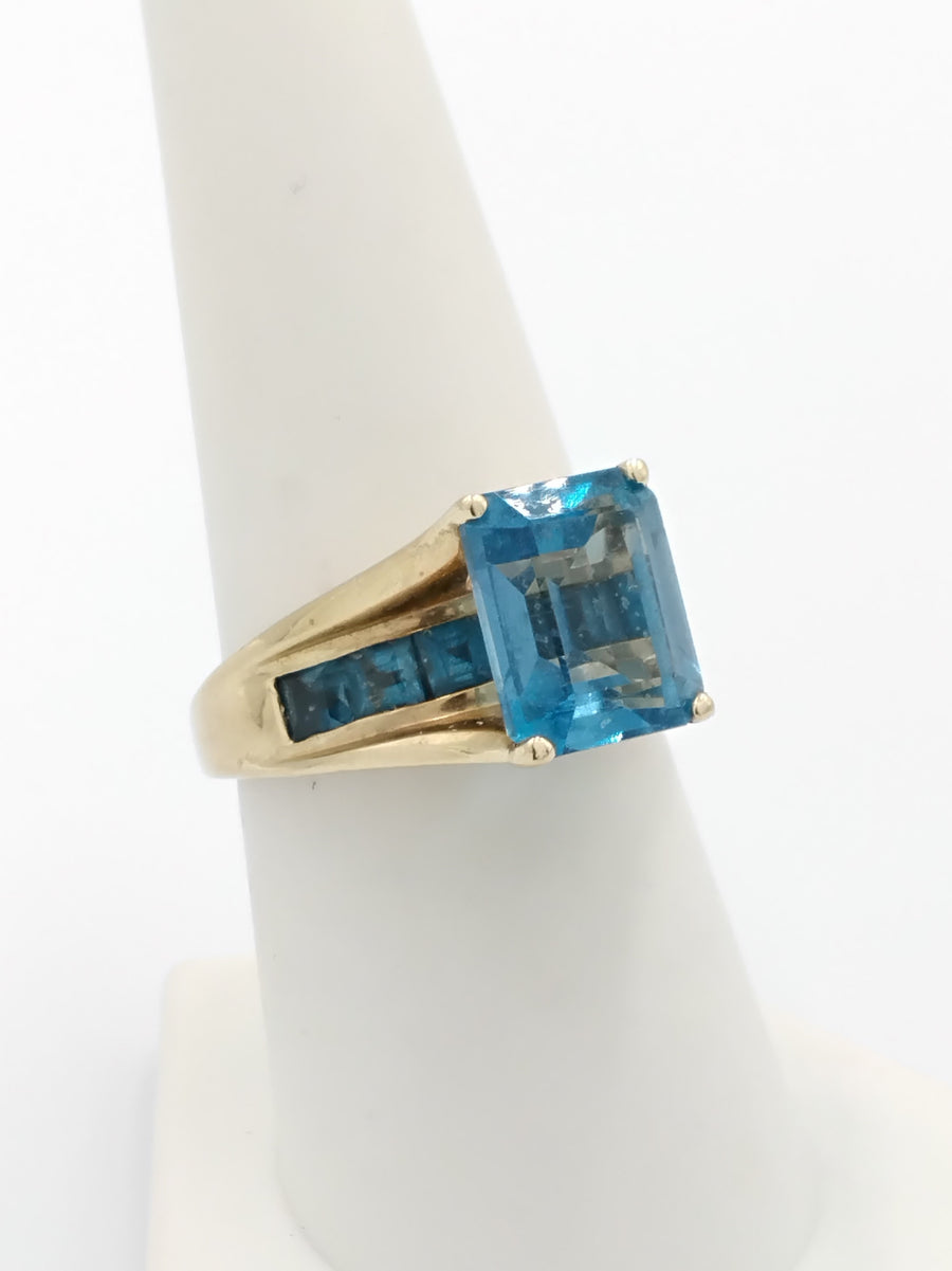 Women's Ring - Yellow Gold 10k (.417) 5.3 grams Size 7