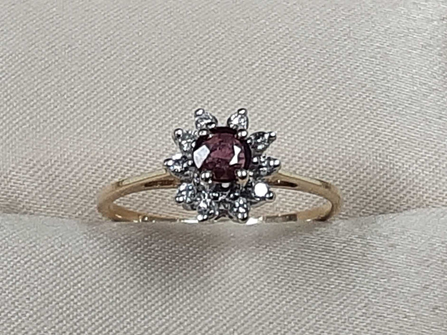 Women's Ring - Yellow Gold 14k (.585) 1.7 grams Size 6.5