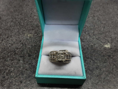 Women's Ring - White Gold 14k (.585) 13.6 grams Size 8