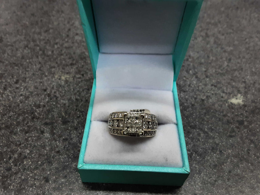 Women's Ring - White Gold 14k (.585) 13.6 grams Size 8