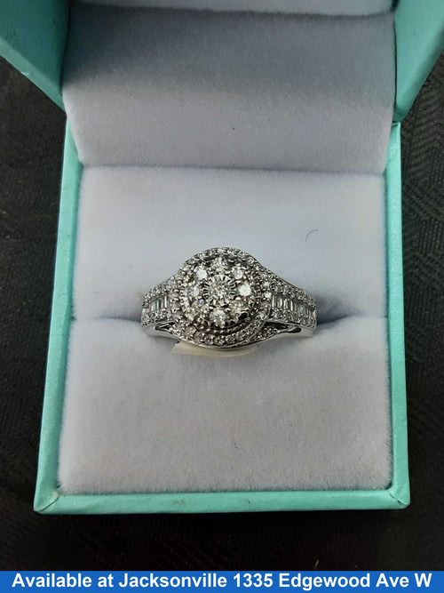 Women's Ring - White Gold 10k (.417) 6.3 grams Size 7