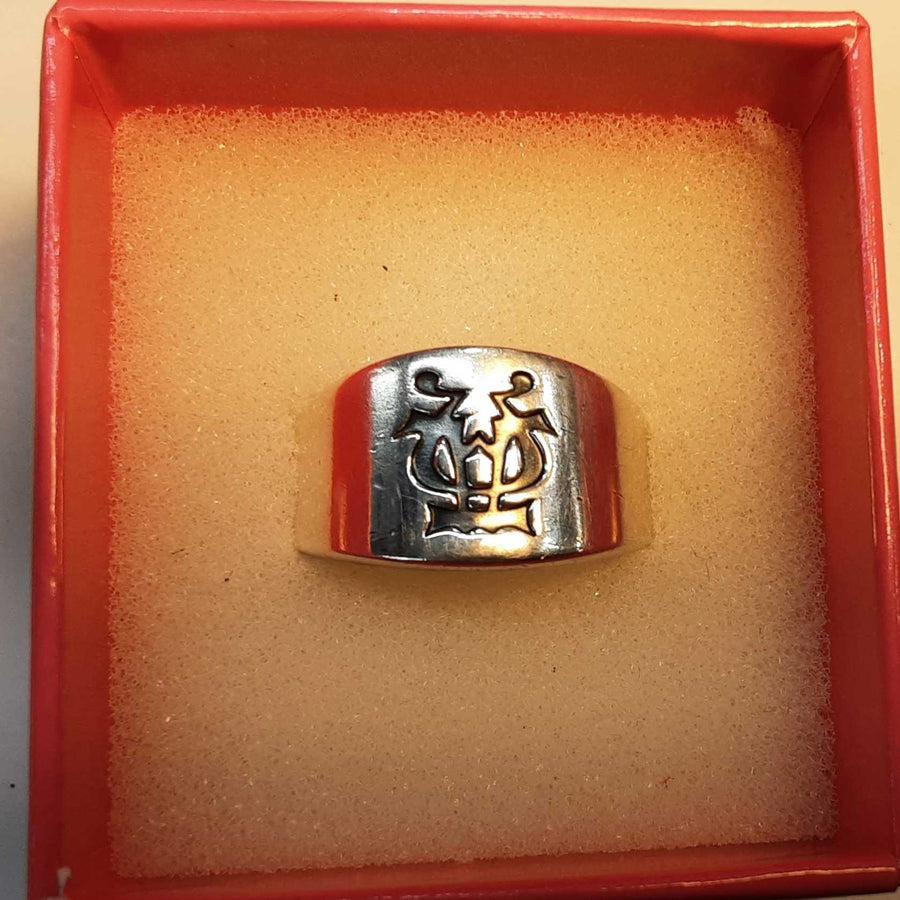 Men's Ring - Silver 8.3 grams Size 9.5