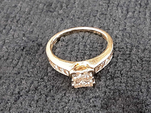 Ring - Engagement Set - Yellow Gold 10k (.417) 3 grams Size 7.5