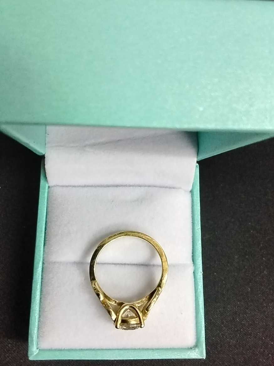 Women's Ring - Yellow Gold 18k (.750) 3.8 grams Size 4.5