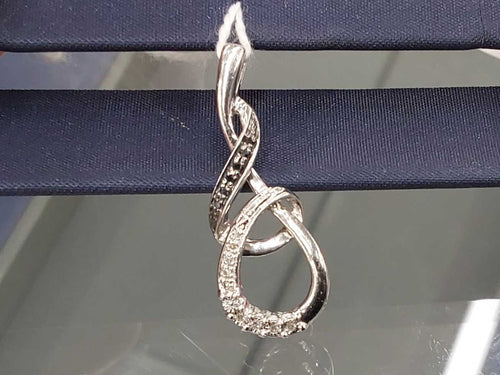 Diamond Pendant - Silver 2.5 grams