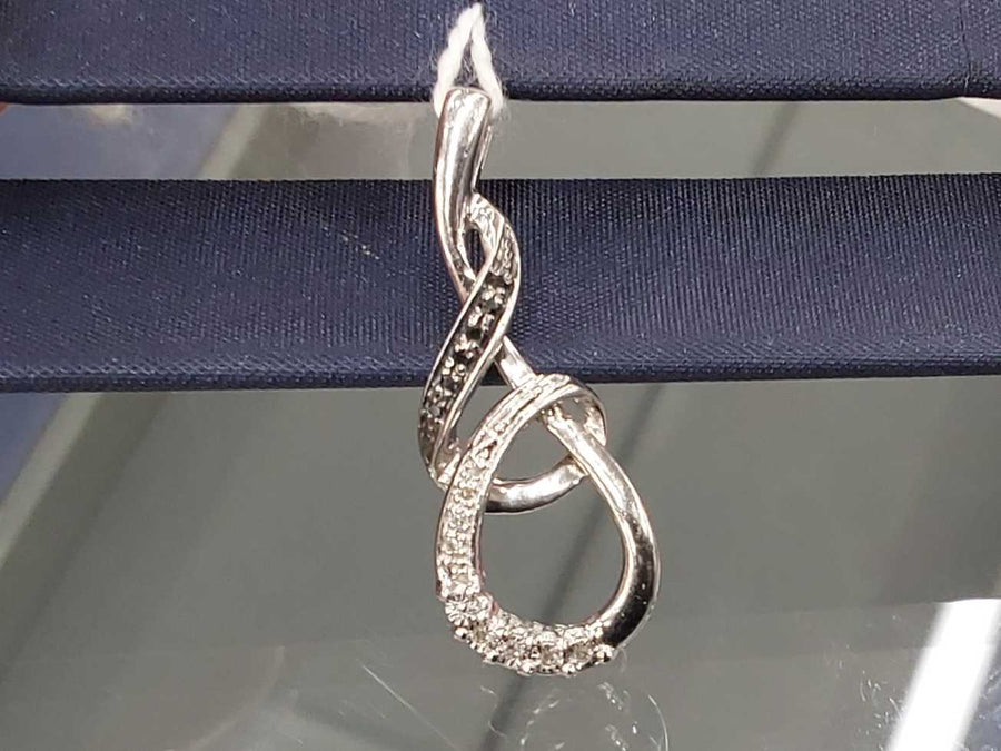 Diamond Pendant - Silver 2.5 grams