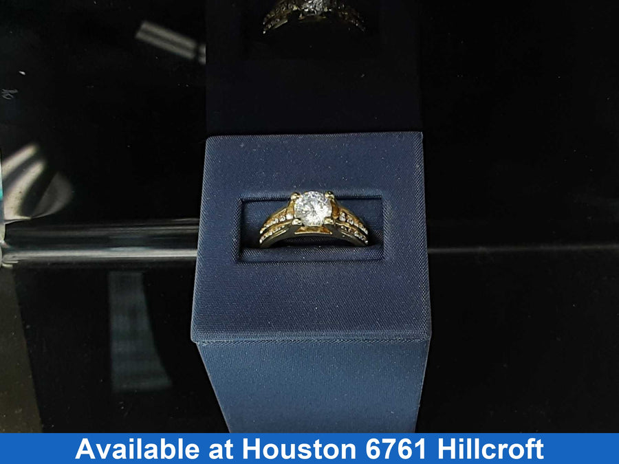 Women's Ring - Yellow Gold 10k (.417) 3.2 grams Size 7.5