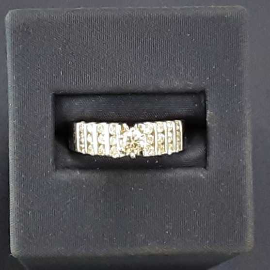 Ring - Channel Set - White Gold 10k (.417) 5.4 grams Size 8