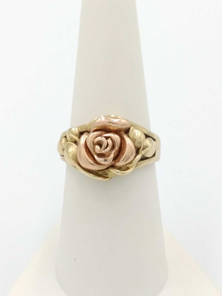 Women's Ring - Yellow Gold 14k (.585) 6.4 grams Size 8