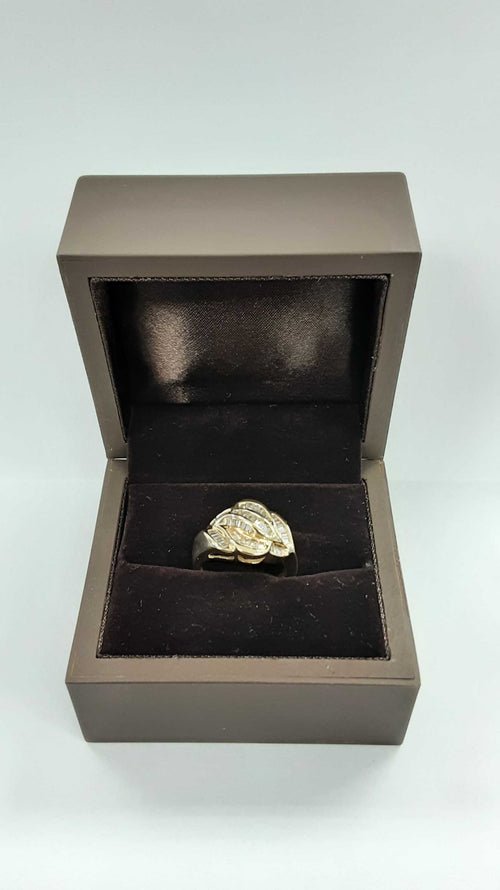 Women's Ring - Yellow Gold 10k (.417) 6.7 grams Size 8