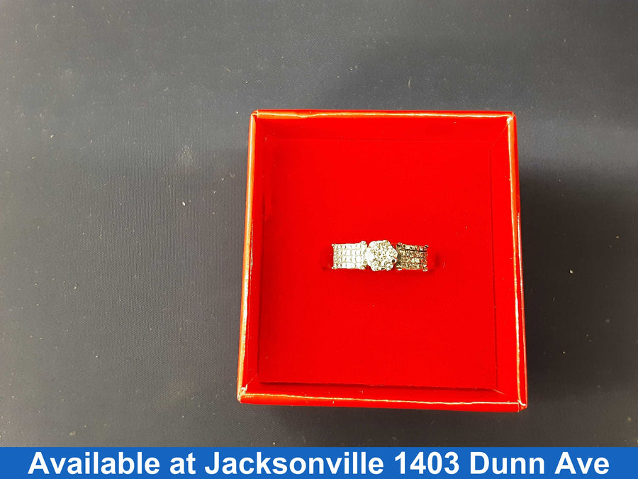 Women's Ring - White Gold 10k (.417) 3.5 grams Size 8