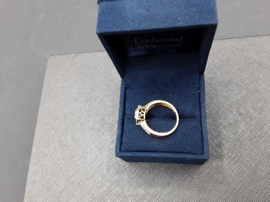Women's Ring - Yellow Gold 10k (.417) 4 grams Size 7.5