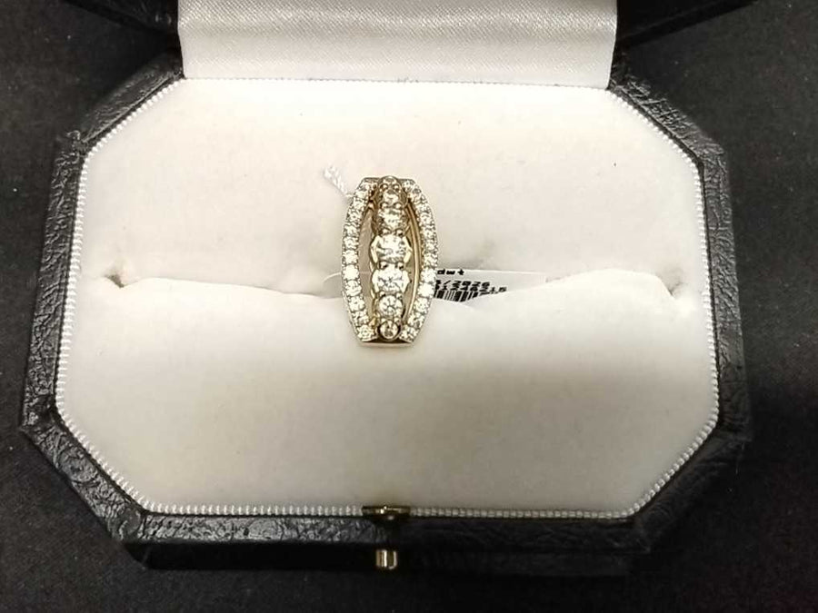 Diamond Pendant - Yellow Gold 14k (.585) 3.4 grams