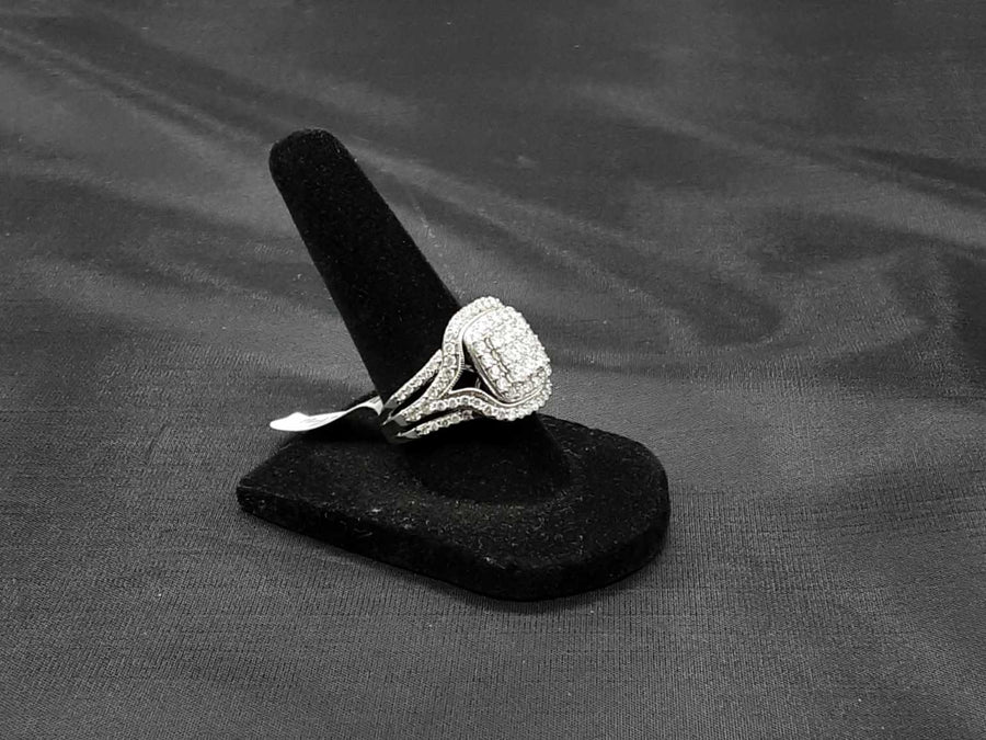 Women's Ring - White Gold 10k (.417) 7 grams Size 7