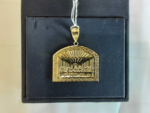 Religious Pendant - Yellow Gold 10k (.417) 7.1 grams