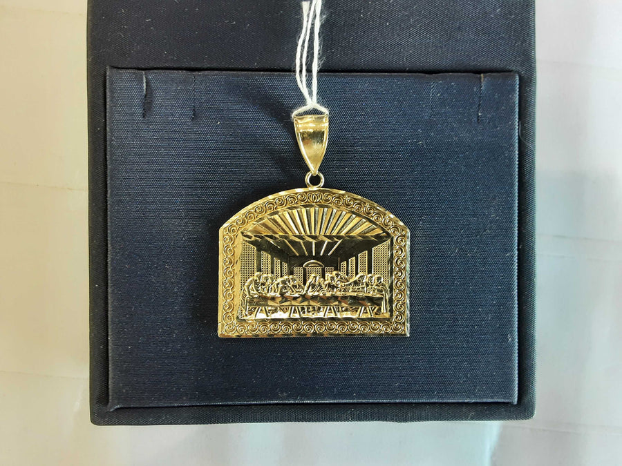 Religious Pendant - Yellow Gold 10k (.417) 7.1 grams