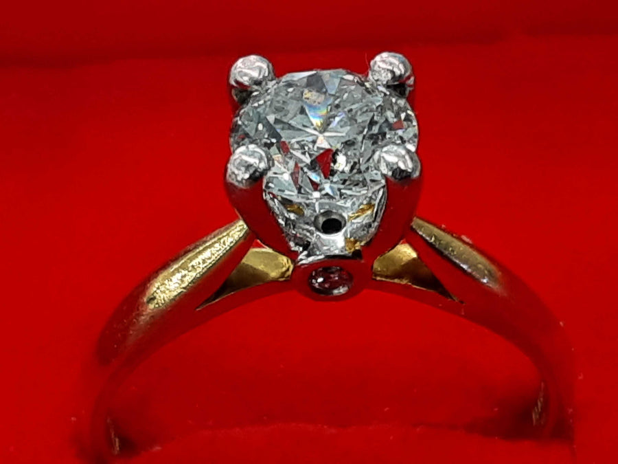 Women's Ring - Solitaire - Yellow Gold 18k (.750) 4.4 grams Size 20