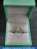 Women's Ring - White Gold 14k (.585) 4.3 grams Size 9.5