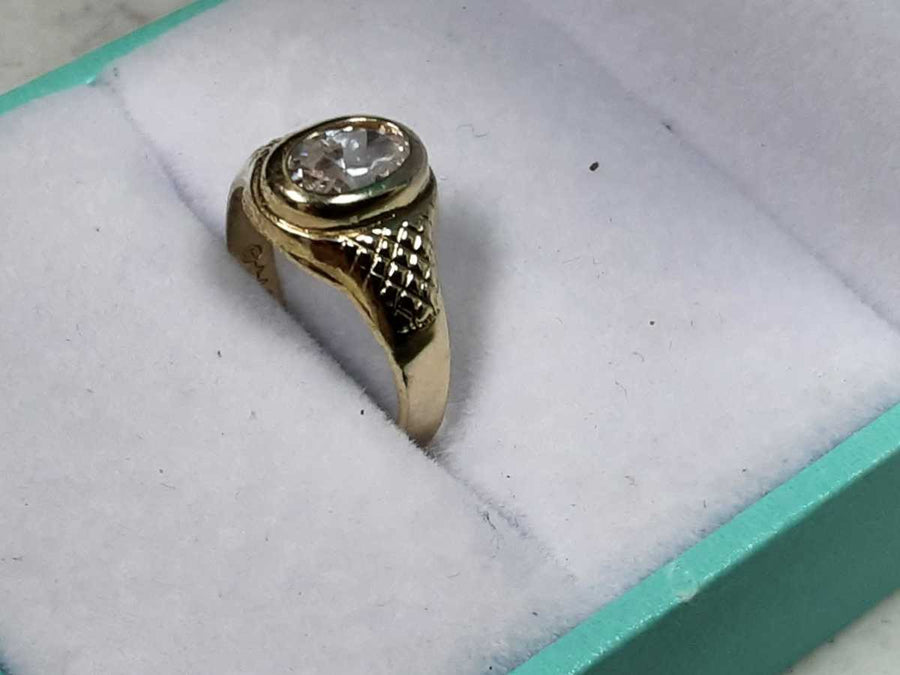 Women's Ring - Solitaire - Yellow Gold 14k (.585) 1.2 grams Size 3.5