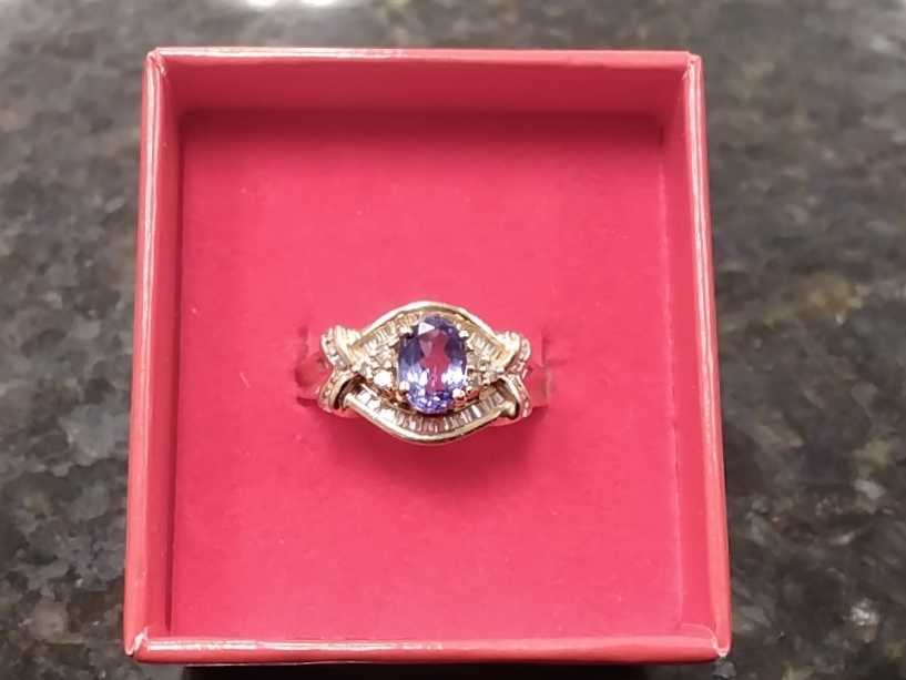 Women's Ring - Yellow Gold 14k (.585) 4.9 grams Size 8