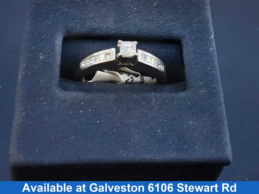Women's Ring - Anniversary - White Gold 14k (.585) 3.2 grams Size 5