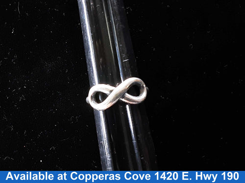 Women's Ring - Silver 3.7 grams Size 20