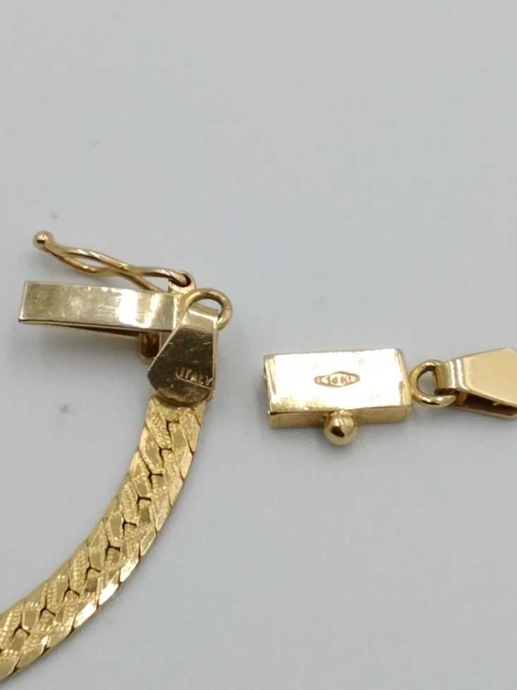 Herringbone Chain - Yellow Gold 14k (.585) 9.8 grams 20 inch