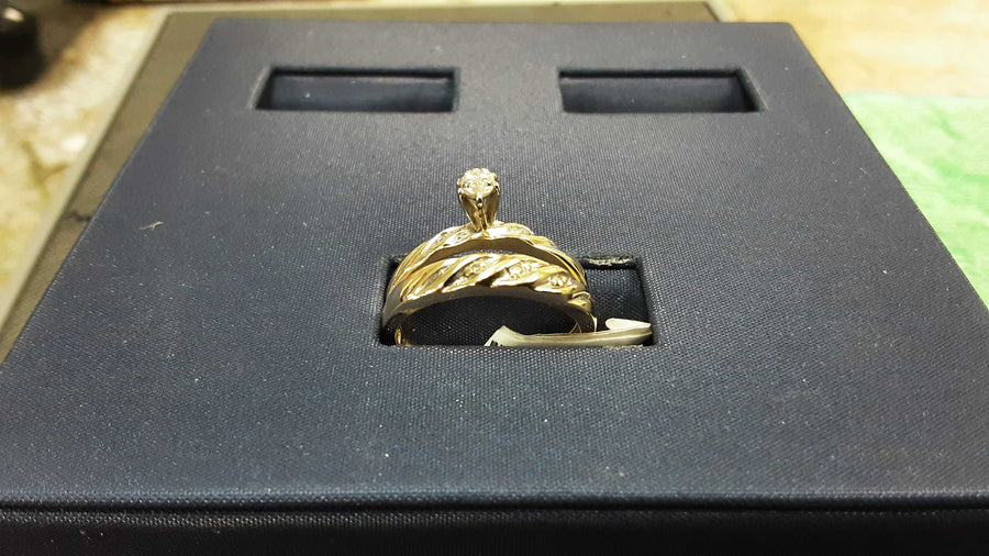 Ring - Engagement Set - Yellow Gold 10k (.417) 3.7 grams Size 7