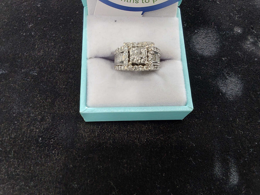 Women's Ring - White Gold 14k (.585) 9.1 grams Size 7