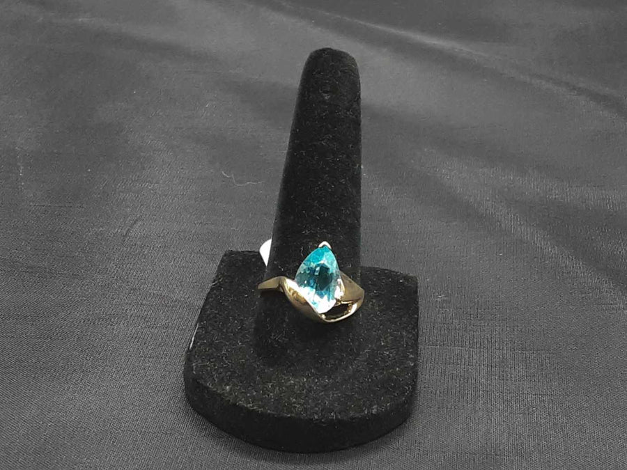 Women's Ring - Yellow Gold 10k (.417) 3.4 grams Size 8