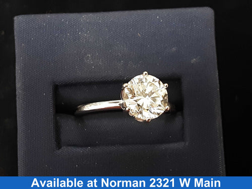 Women's Ring - Solitaire - White Gold 10k (.417) 3.2 grams Size 8
