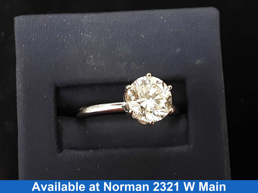 Women's Ring - Solitaire - White Gold 10k (.417) 3.2 grams Size 8