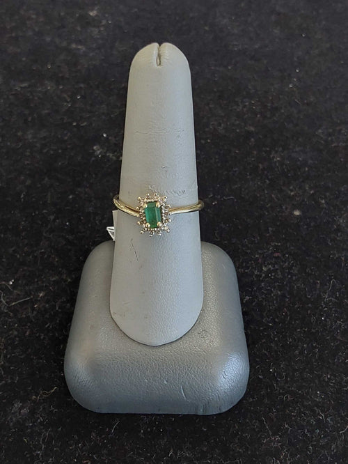 Women's Ring - Yellow Gold 10k (.417) 1.8 grams Size 7.5