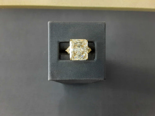 Women's Ring - Yellow Gold 10k (.417) 6.3 grams Size 8.5