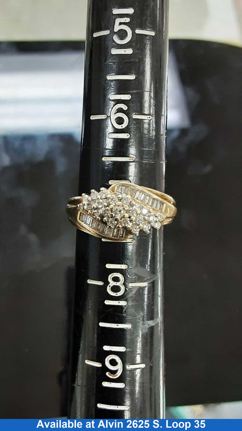 Women's Ring - Yellow Gold 10k (.417) 3.6 grams Size 7.5