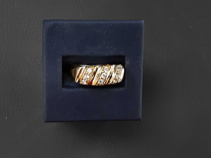 Ring - Wedding Band - Yellow Gold 10k (.417) 4.3 grams Size 11.5