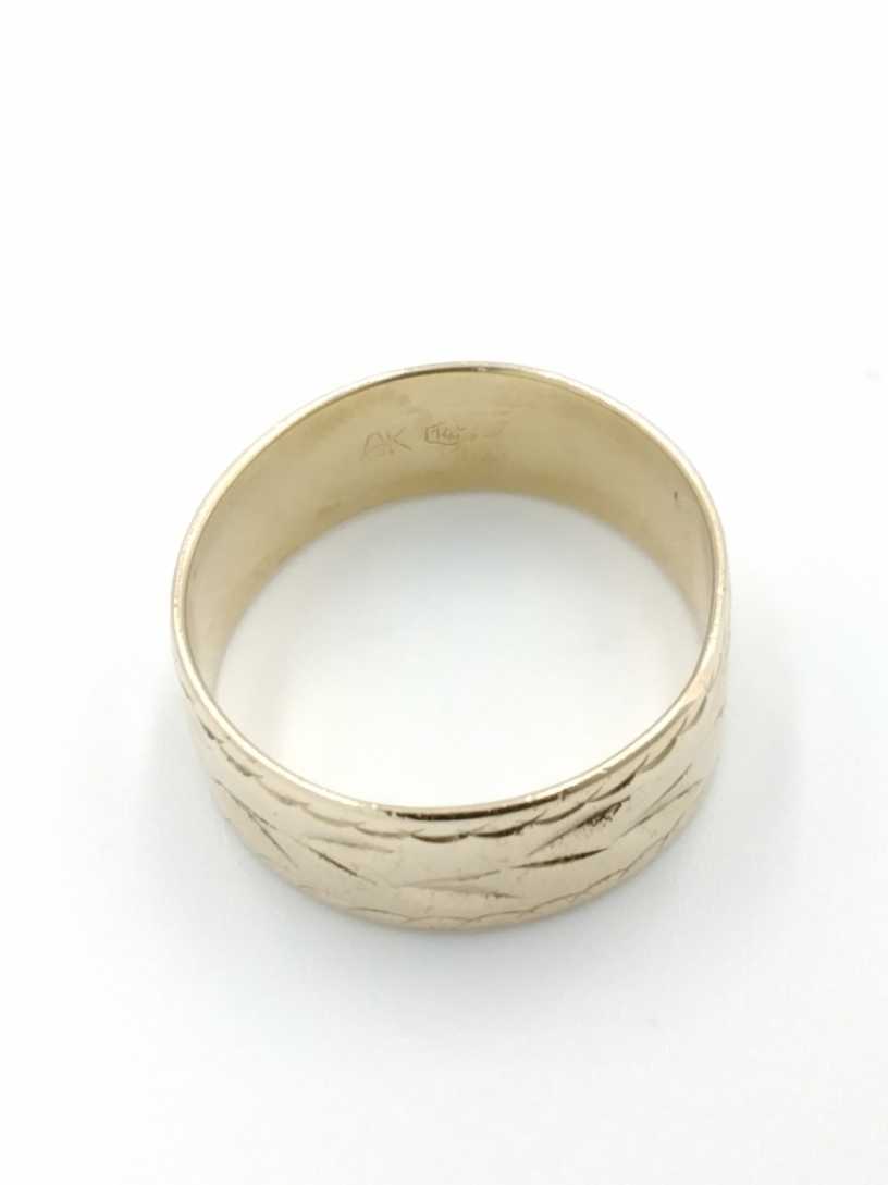 Ring - Wedding Band - Yellow Gold 14k (.585) 4.6 grams Size 10