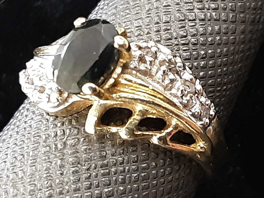 Women's Ring - Yellow Gold 14k (.585) 3.2 grams Size 6.5