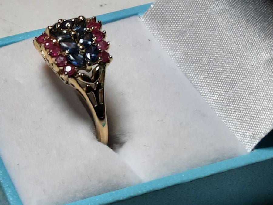Women's Ring - Yellow Gold 14k (.585) 4 grams Size 7.5