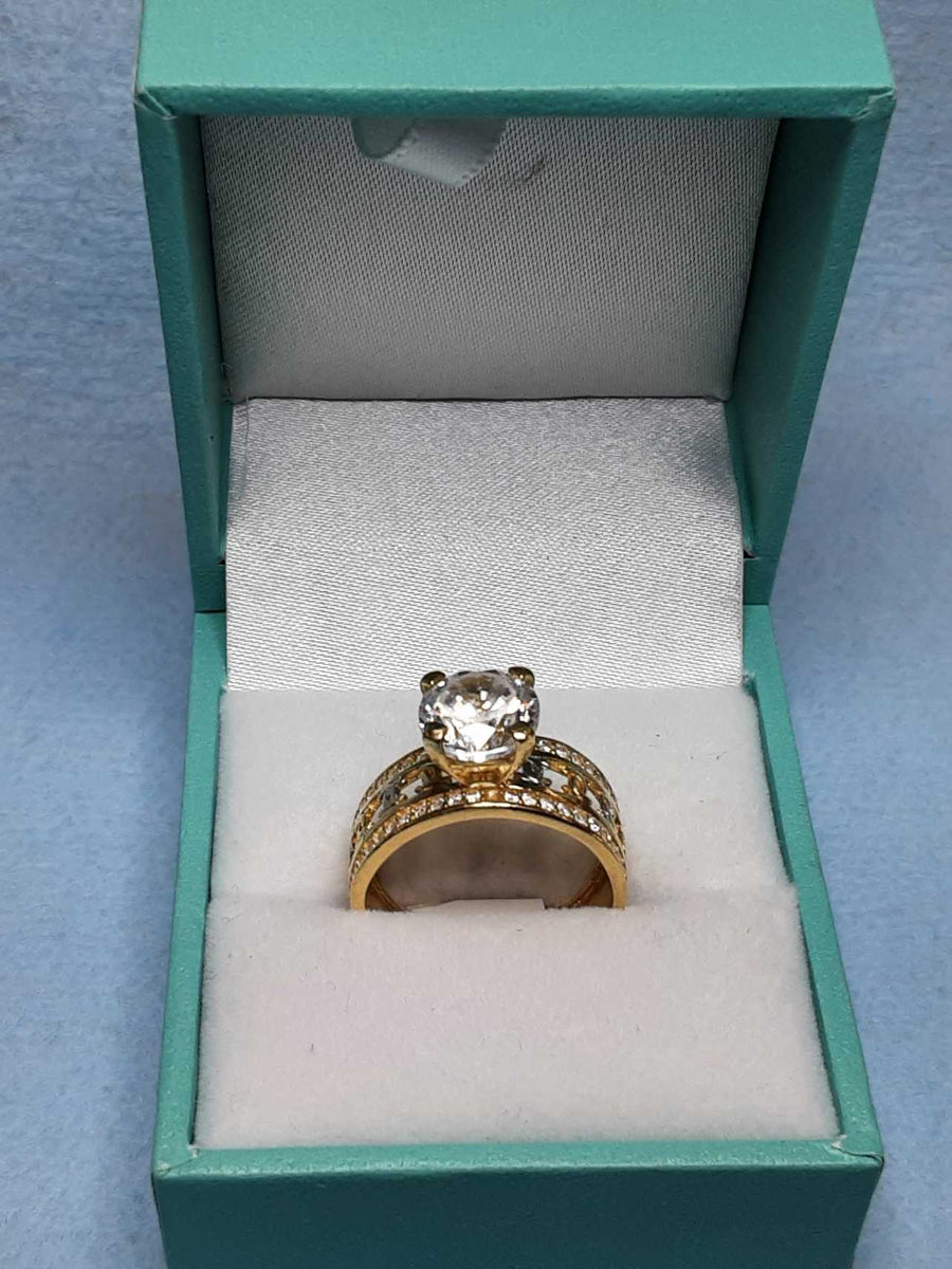 Women's Ring - Yellow Gold 14k (.585) 4 grams Size 6.5