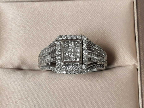 Women's Ring - White Gold 10k (.417) 5.5 grams Size 7.5