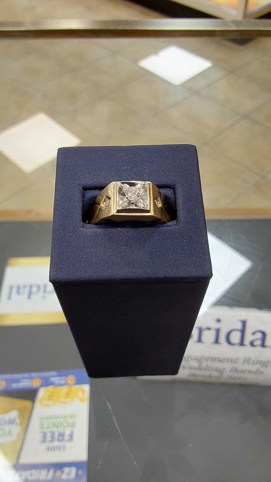 Men's Ring - Yellow Gold 14k (.585) 6.7 grams Size 13