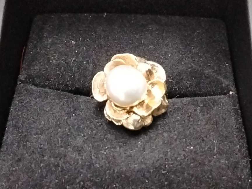 Women's Ring - Yellow Gold 14k (.585) 7.6 grams Size 20
