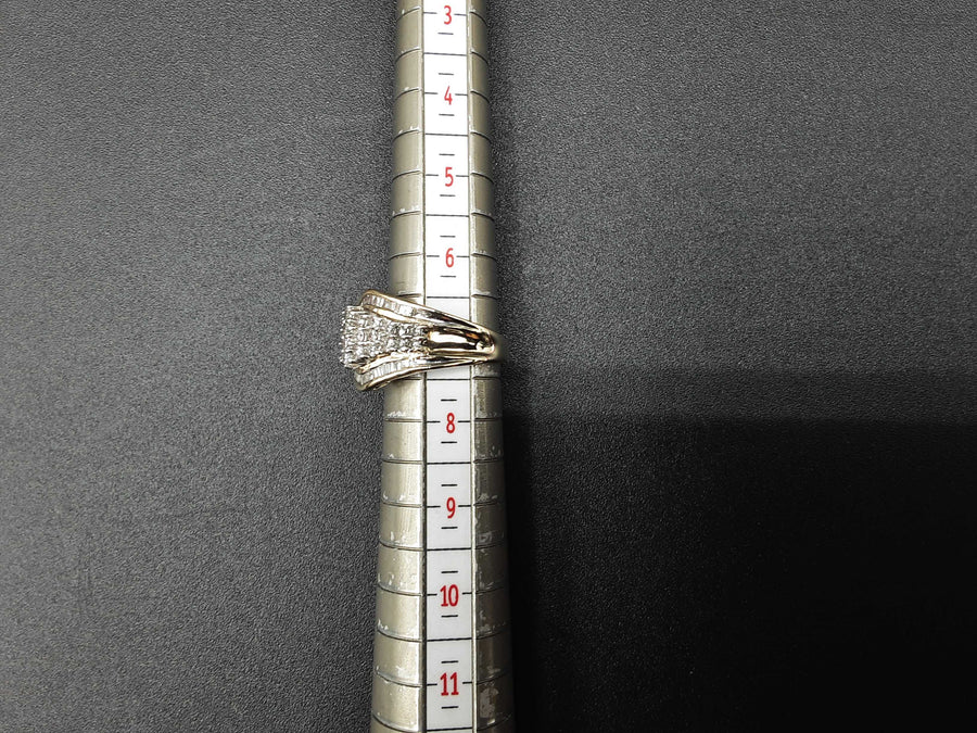 Men's Ring - Yellow Gold 10k (.417) 5.7 grams Size 7.5