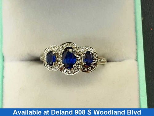 Women's Ring - White Gold 10k (.417) 1.7 grams Size 7.5